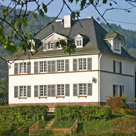 Alte Pfarrhaus * Malberg